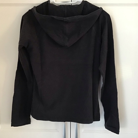 The North Face black long sleeve w/hood - size M/L - Picture 2 of 9